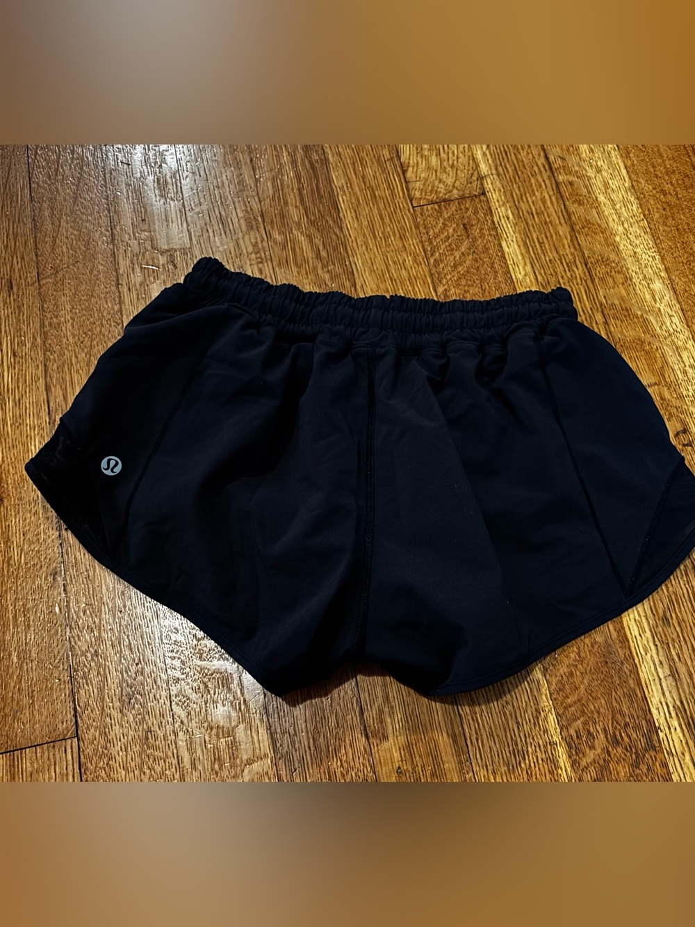 Lululemon Hotty Hot Short II 2.5” - Picture 4 of 6